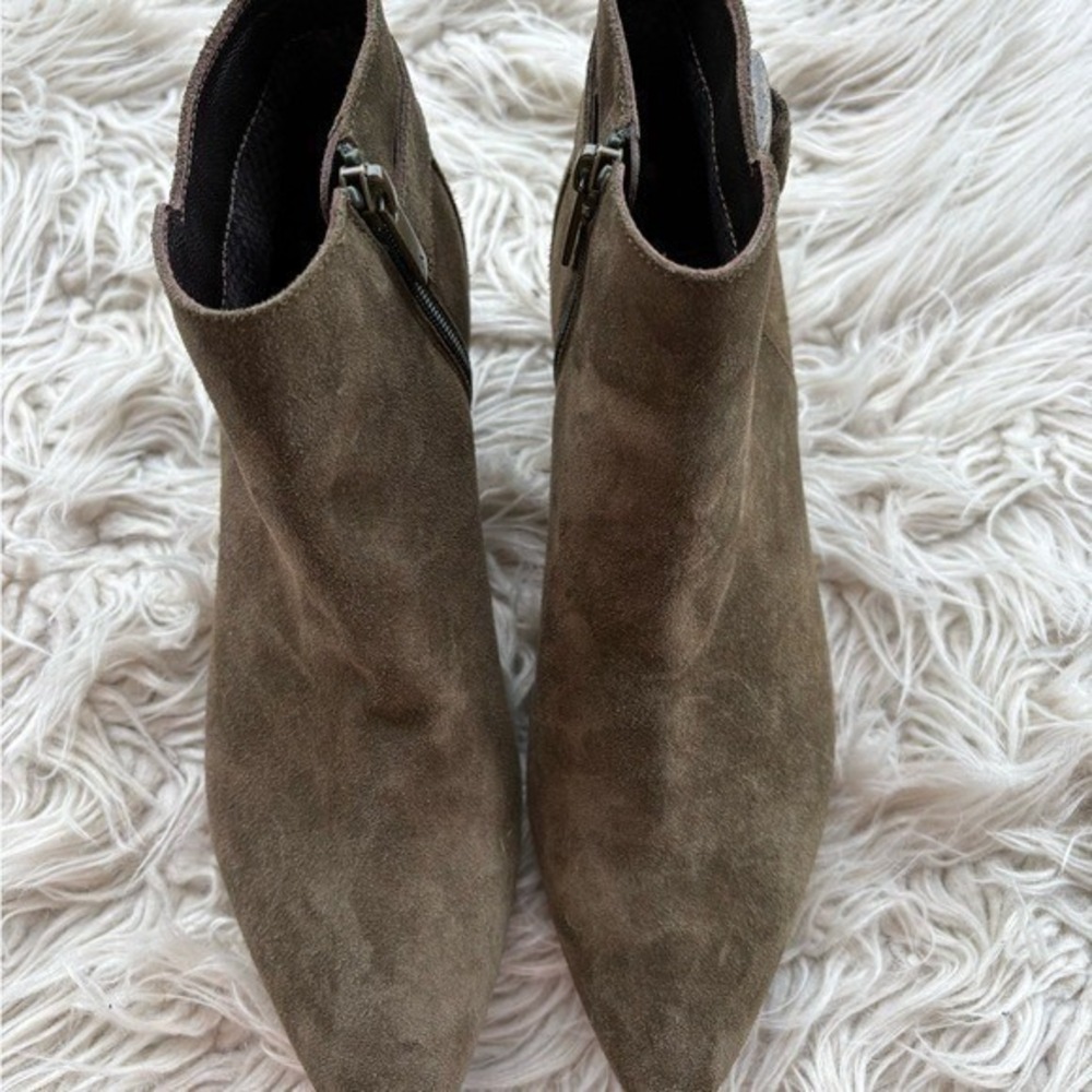 NWOT Designer Suede Ankle Boots Olive Brown Size 8
